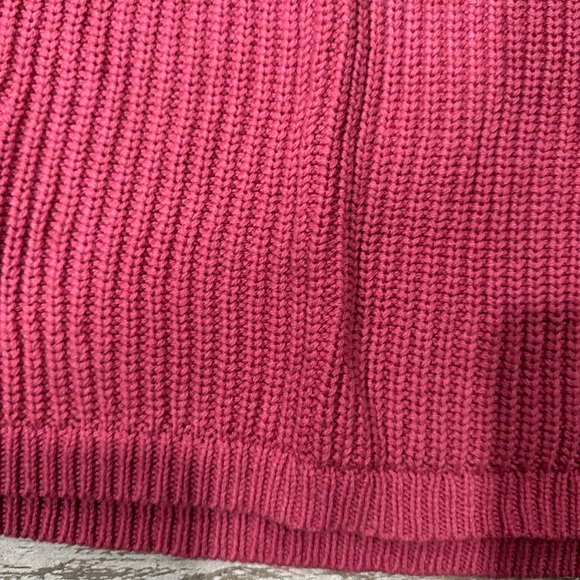 LOFT Outlet magenta pink knit pullover sweater.In excellent condition!Crew neck. - Picture 5 of 7
